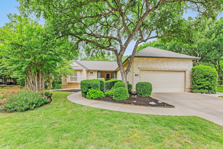 113 Branding Iron CV, TX 78633, Presented by Cameron